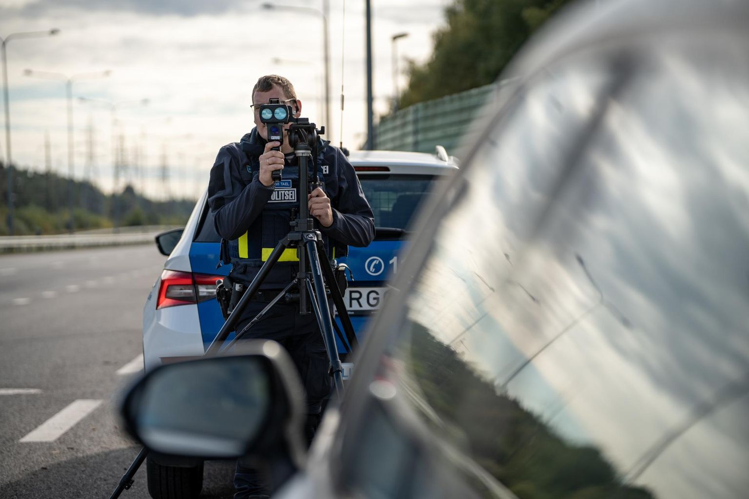 Politsei mõõtis liiklustalgute raames kiirust ka Pärnus Ehitajate tee ääres.