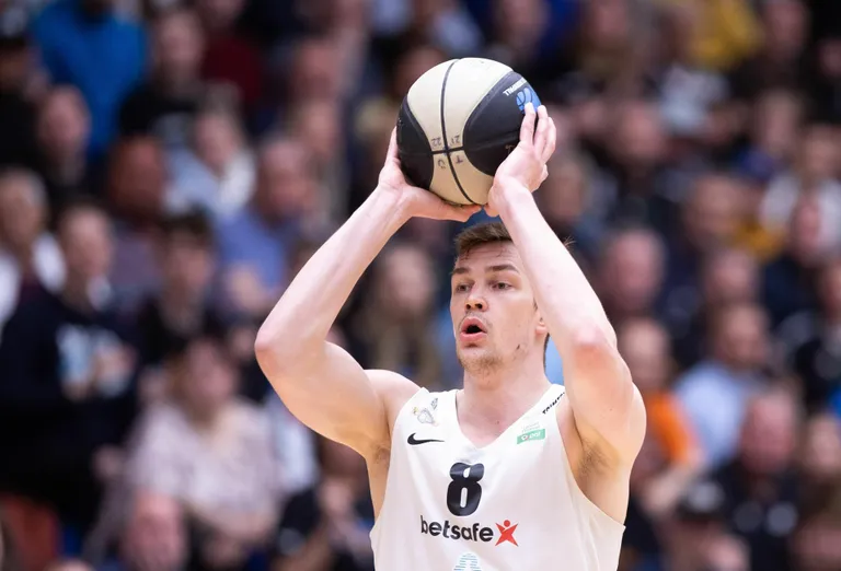 Mihkel Kirves.