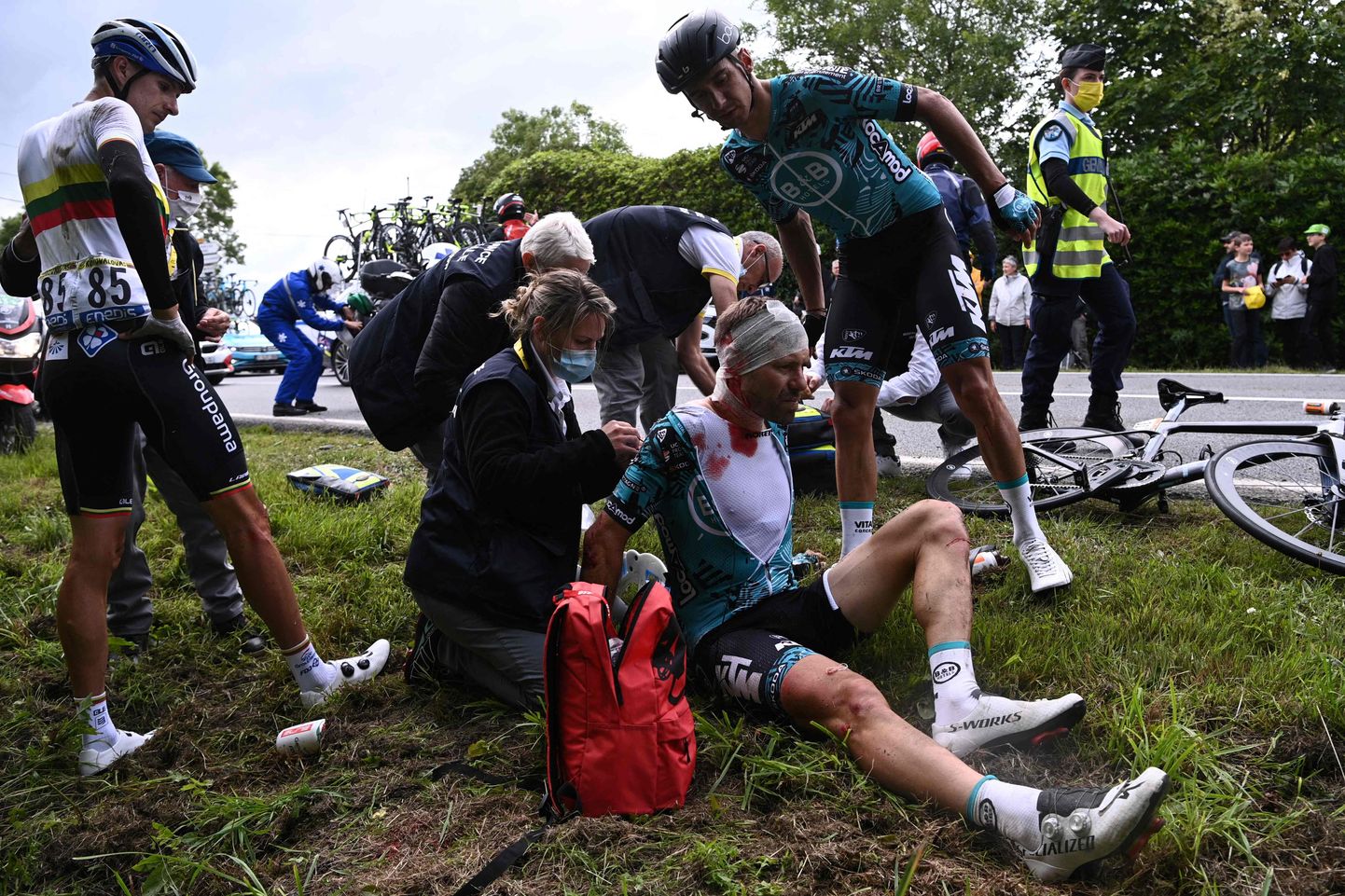 Tour de France avaetapil juhtunud raske õnnetus.