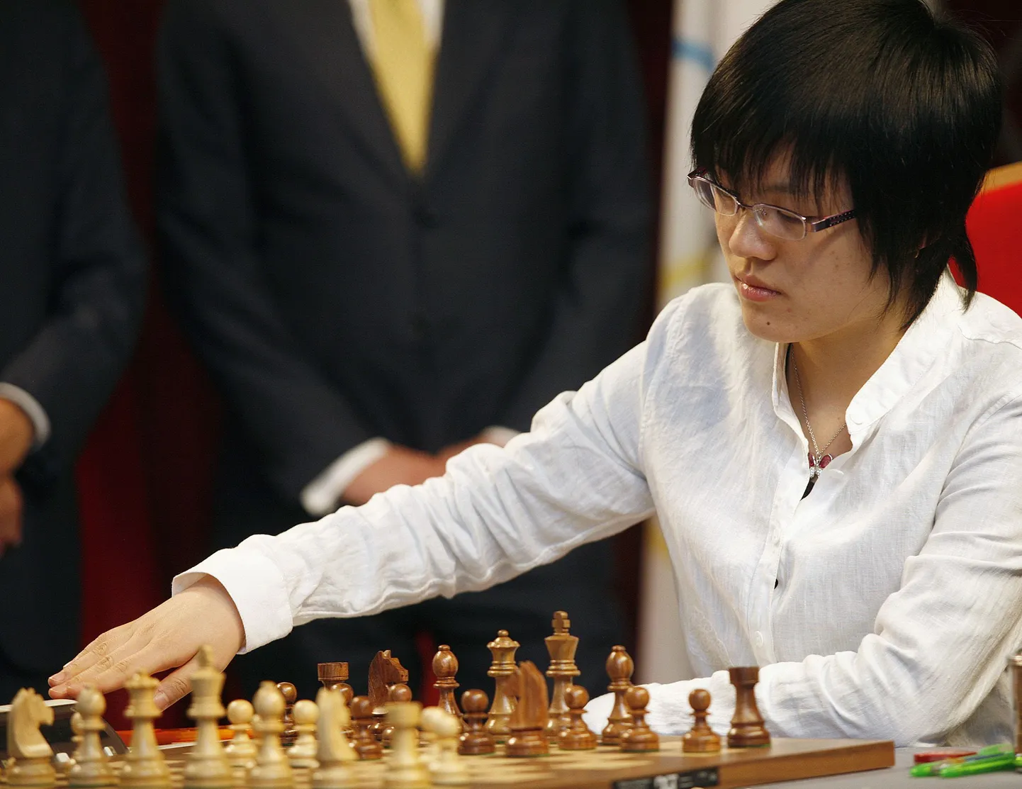 Hiinlannast suurmeister Hou Yifan otsustas protesti märgiks meelega kaotada.