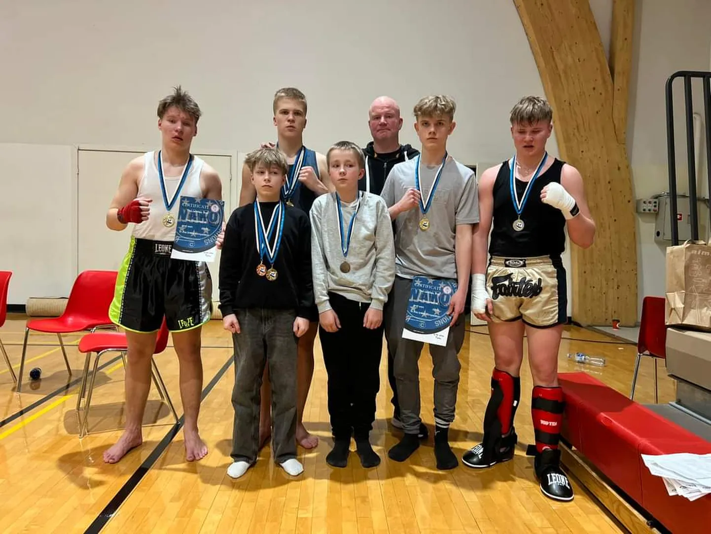 Vasakult Hondar Väärtnõu, Trevor Välisson, Sass Kirs, Rasmus Kaljola, treener Mario Väin,  Johannes Aus ja Aleksander Väin.