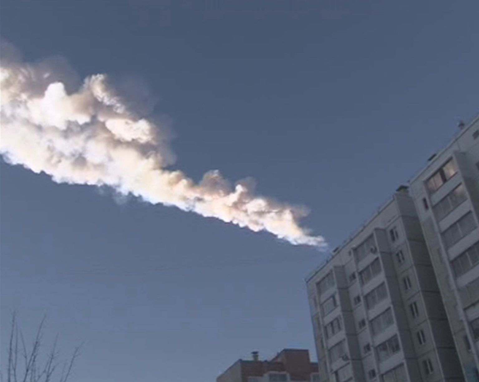 Meteoriidisaju jälg Tšeljabinskis kohal.