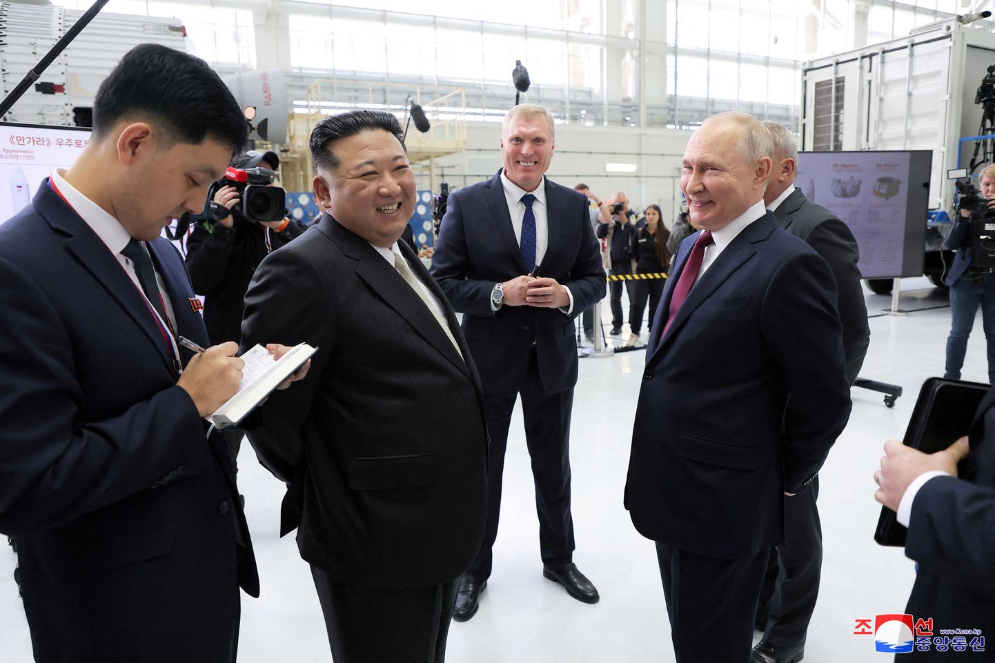 Krievijas līderis Vladimirs Putins un Ziemeļkorejas diktators Kims Čenuns