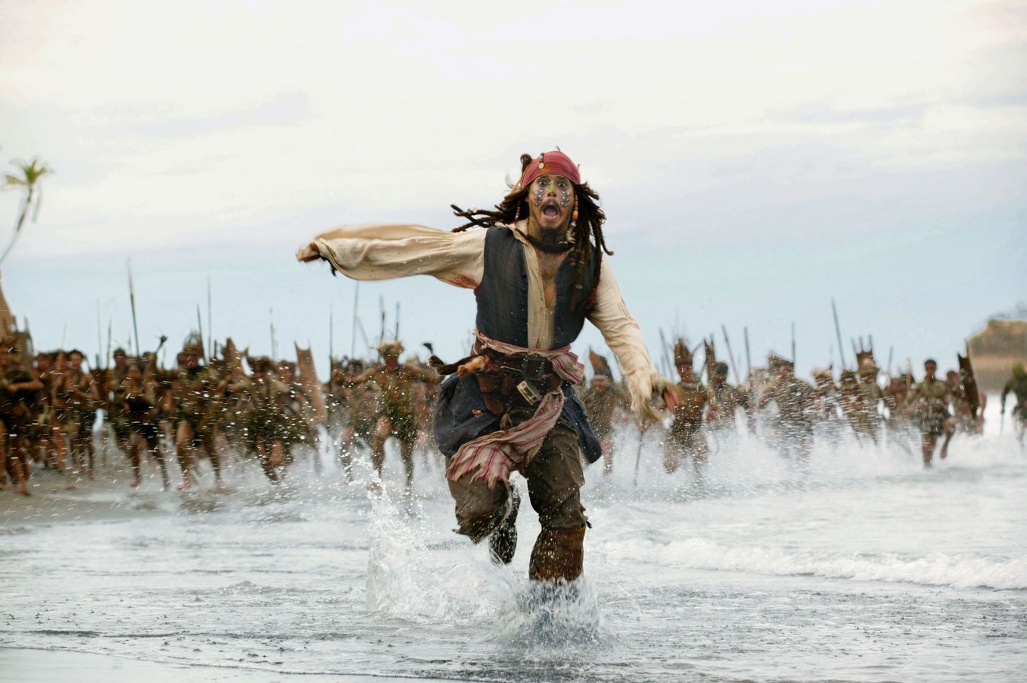 Johnny Depp kapten Jack Sparrowna filmis «Kariibi mere piraadid: surnud mehe aardekirst»