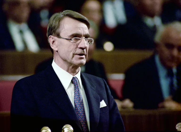 Mauno Koivisto.