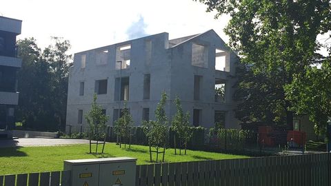 FOTOD ⟩ Tallinn laseb lammutada Kristiine linnaosas ebaseaduslikult ehitatava hoone
