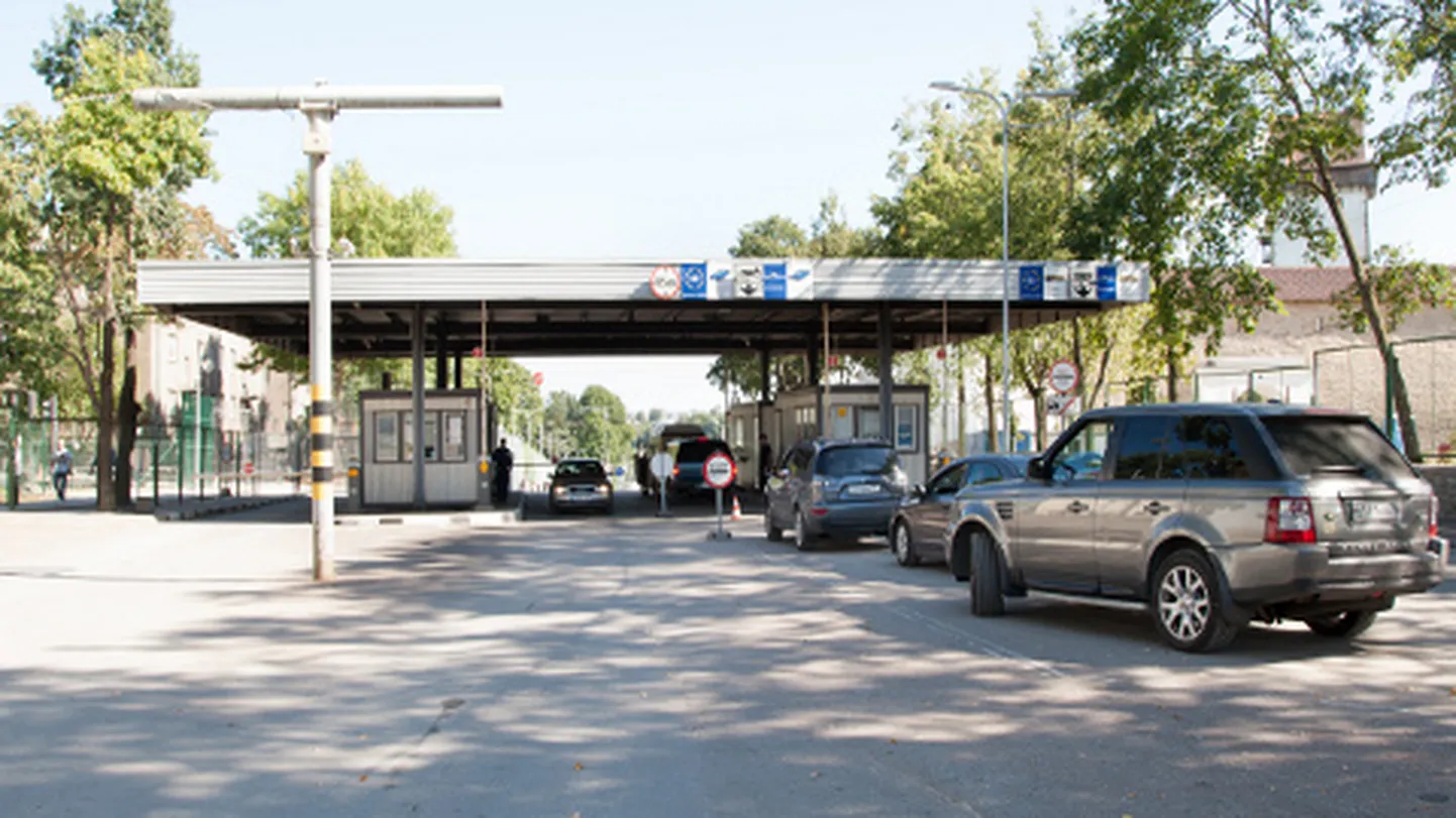 Narva-Jõesuu piirivalvekordon. Siin kaatri pootsmanina teeninud vanemkonstaabel Botšin võeti vahi alla kahtlustatuna salakaubavedajate aitamises.