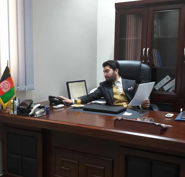 Omid Rashid Kohistani Afganistani välisministeeriumi ametnikuna.