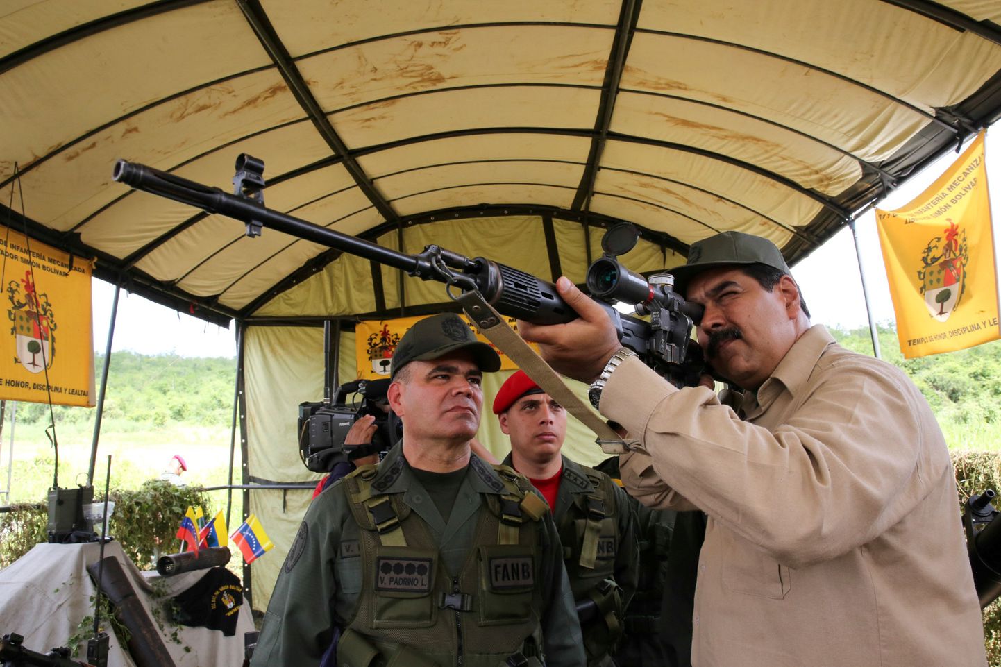 Venezuela president Nicolas Maduro eilsetel õppustel.
