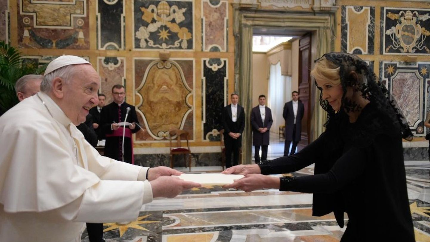 Paavst Franciscus ja Celia Kuningas-Saagpakk.