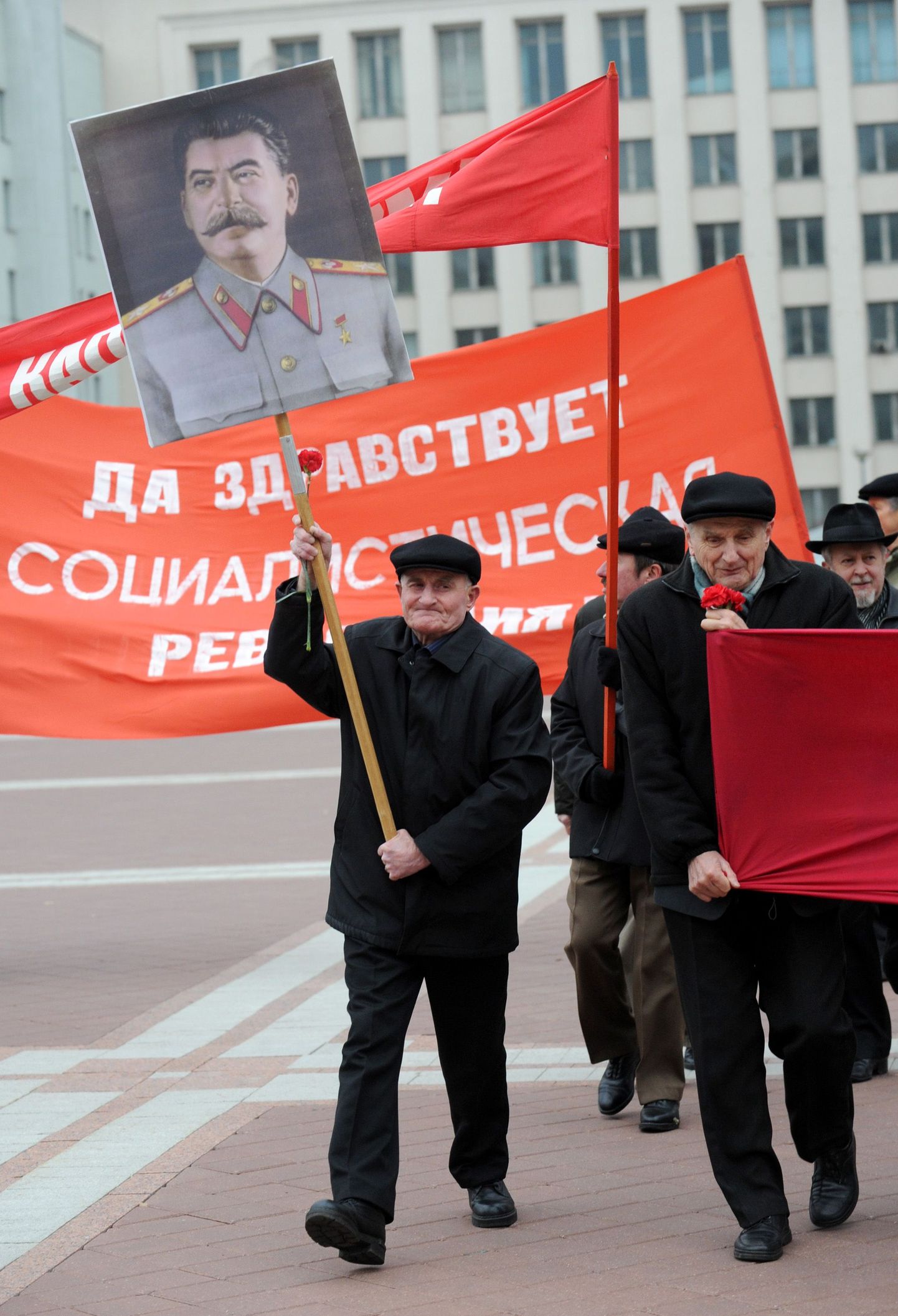 Valgevene kommunistid tähistamas oktoobrirevolutsiooni aastapäeva Miskis.