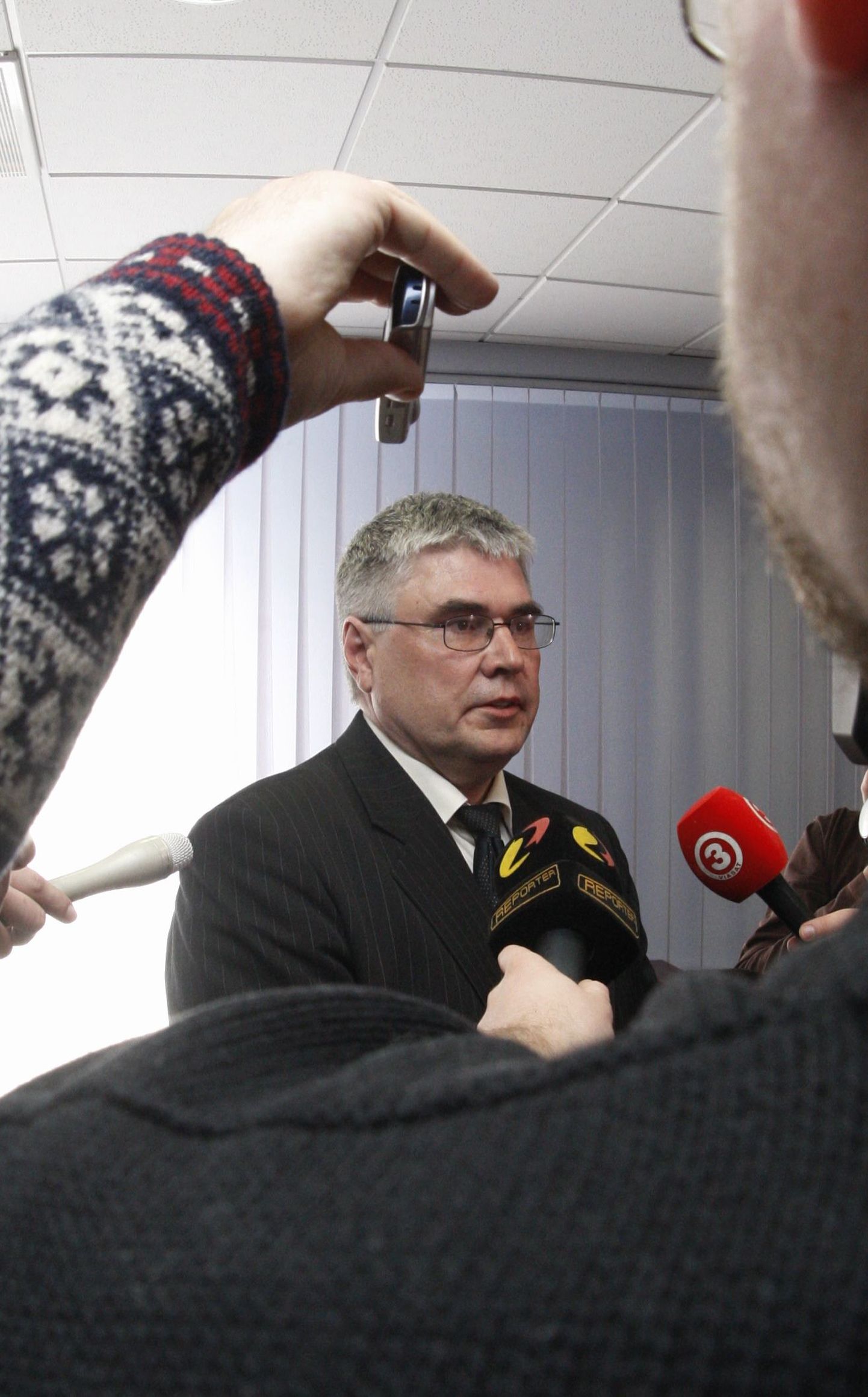 Endine Valga maavanem Georg Trašanov pärast süüdimõistmist Tartu maakohtu Põlva kohtumajas 2009. aasta 10. märtsil.
