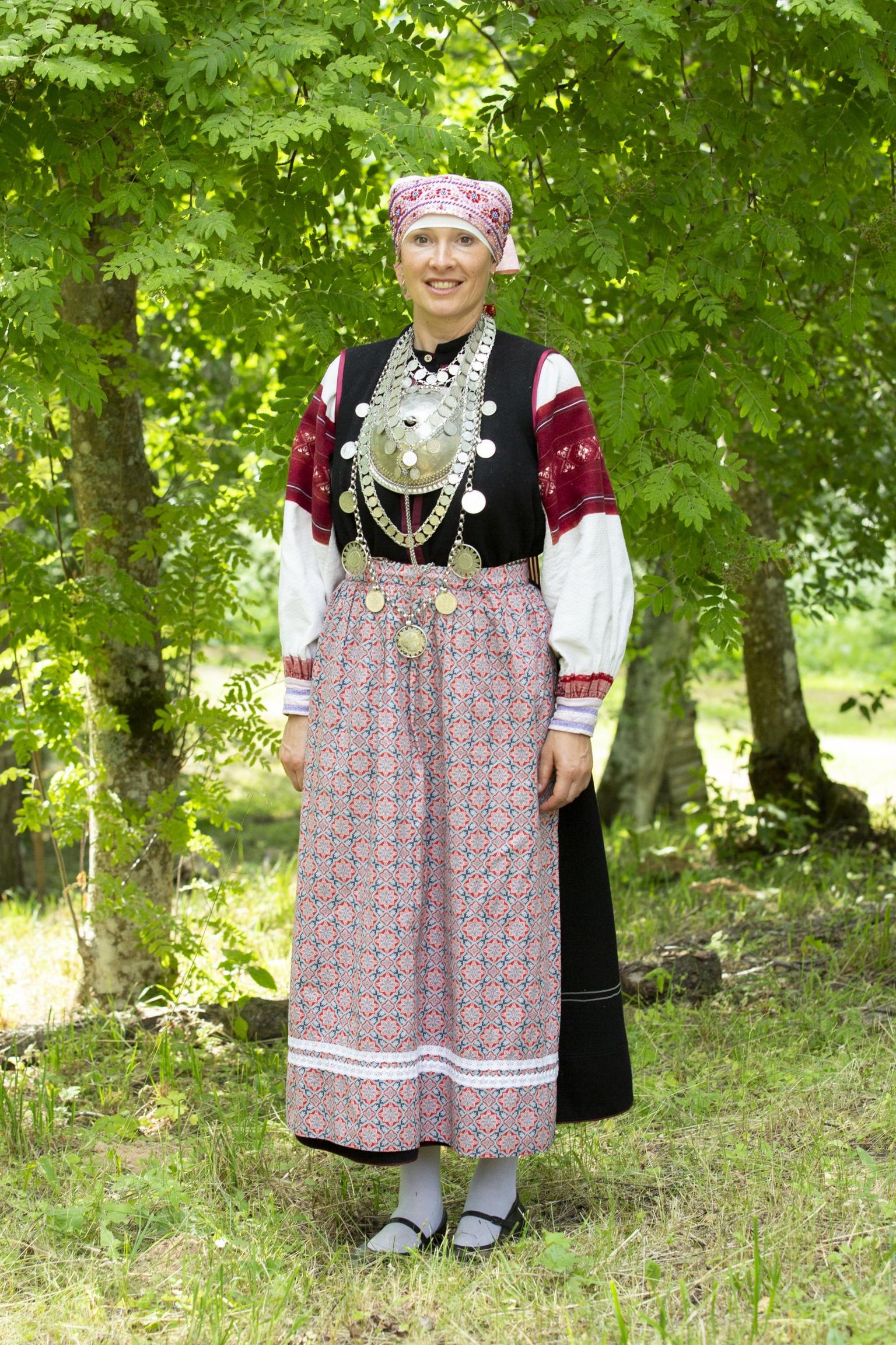 Helen Külvik kannab rahvarõivaid tihti. Mõistagi olid need tal seljas ka leelokooriga hiljutisel Seto Folgil esinedes.
