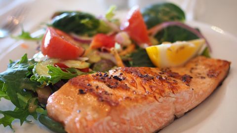 Anekdoot: üks salat ja kalapraad