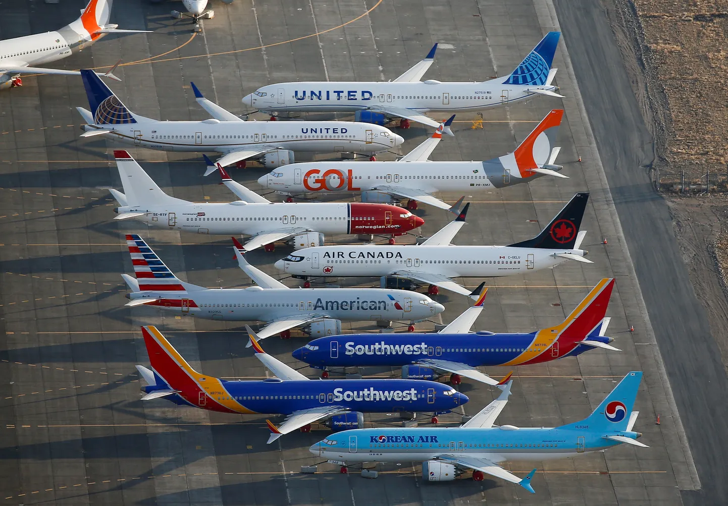 737 MAX.