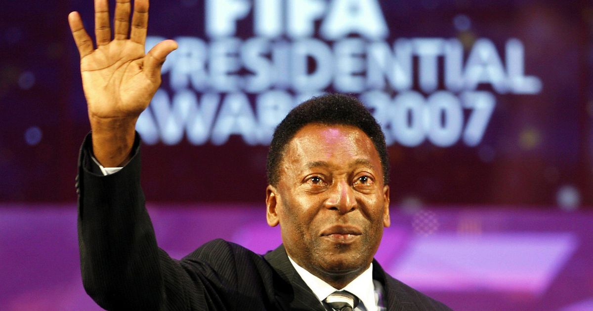 Jalgpallikuningas Pelé tahetakse hauast välja kaevata Jalgpallikuningas Pelé tahetakse hauast välja kaevata