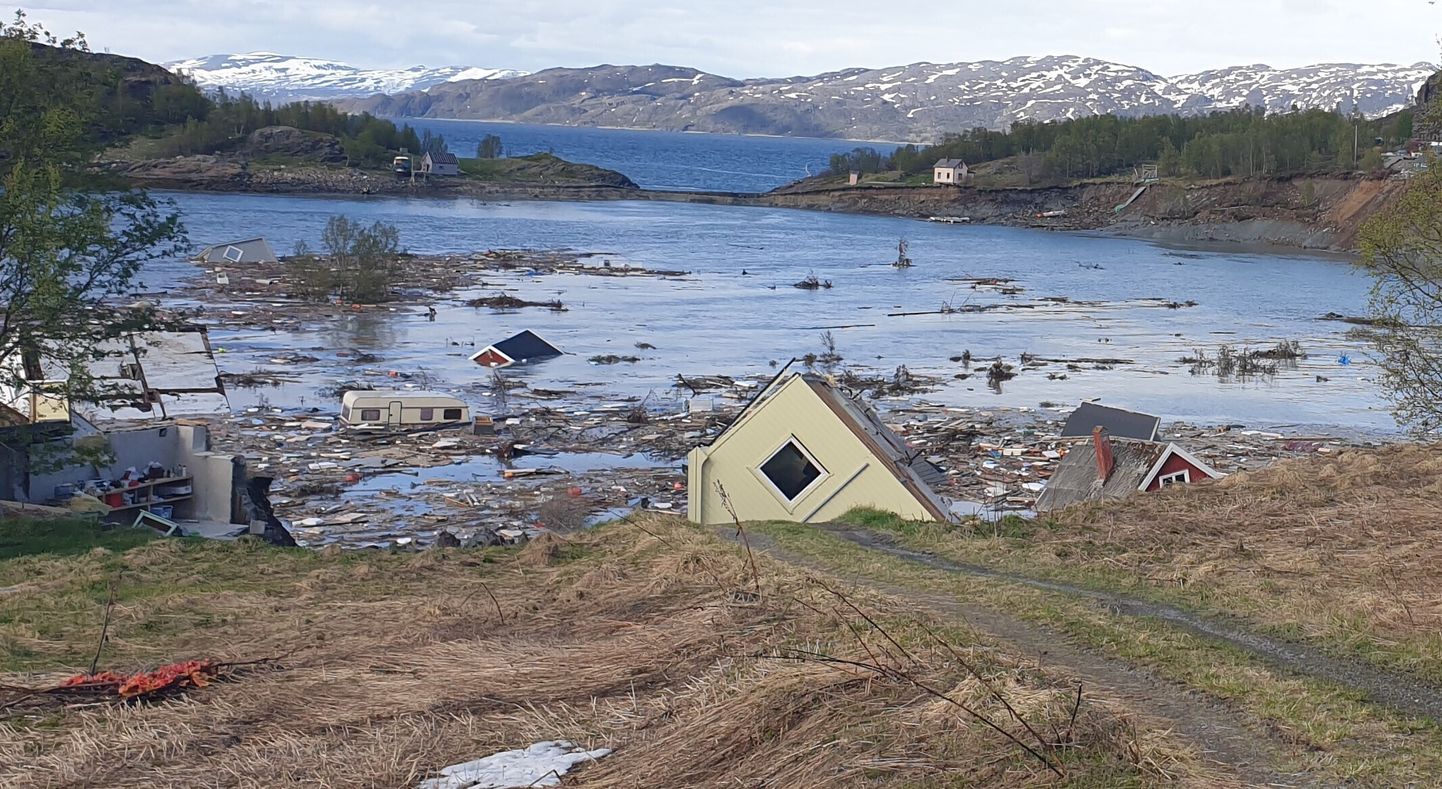 Maalihke tagajärjel merre pühitud suvilad Norras.