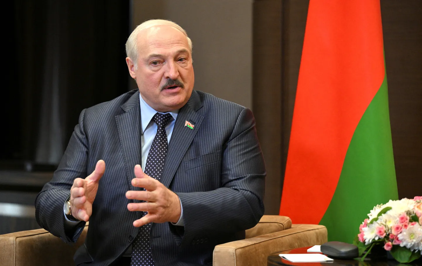 Президент Беларуси Александр Лукашенко как чувствовал: в мае он предложил создать СП по обработке алмазного сырья в Магаданской области.
