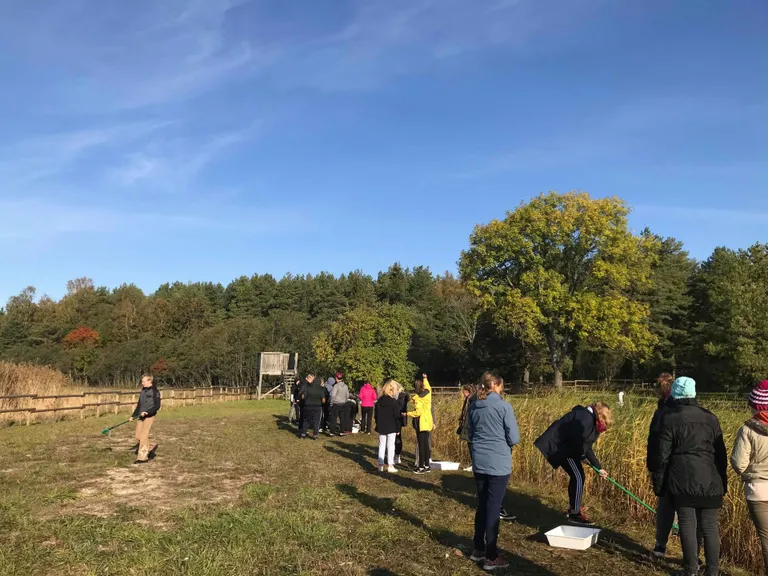 Pärnu-Jaagupi õpilased käisid Matsalus Silma õppekeskuses, kus neile tutvustati Läänemere elustikku: taimi, vetikaid, putukaid ning teisi selgrootuid, linde ja imetajaid.