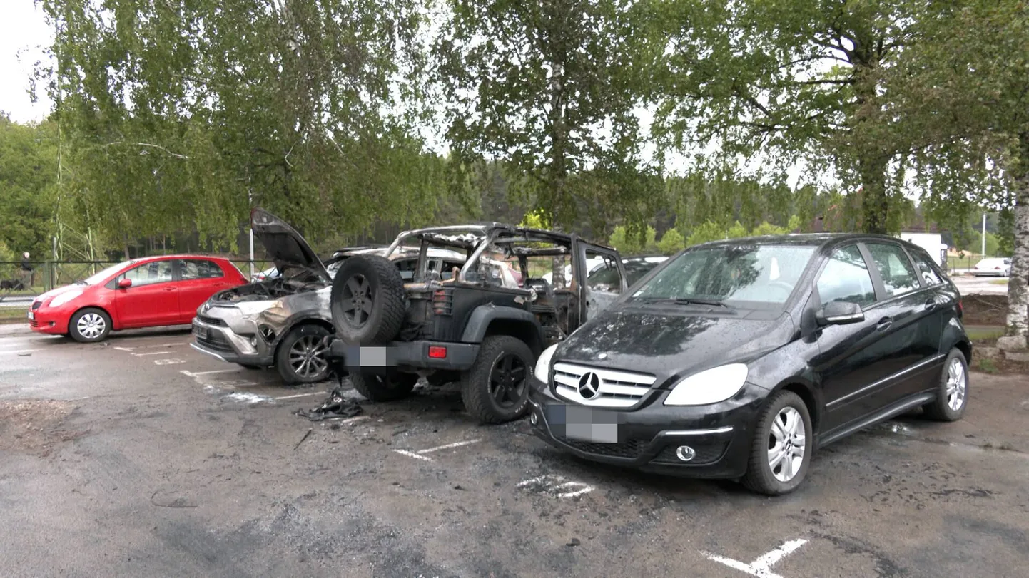 Сгоревший автомобиль