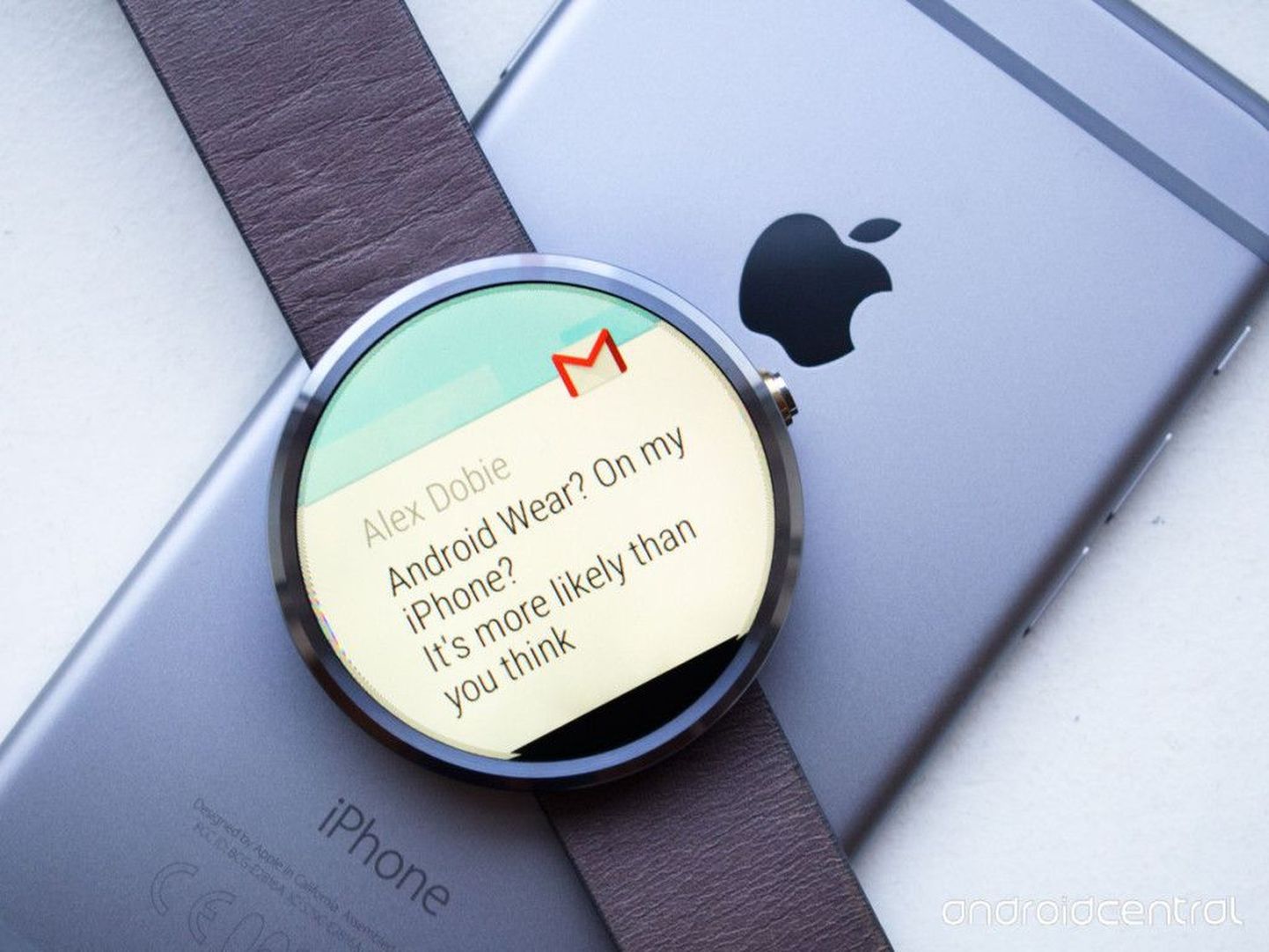 Kui omad Androidi tarkvaraga kella, siis nüüd saad seda kasutada ka oma iPhone'iga.