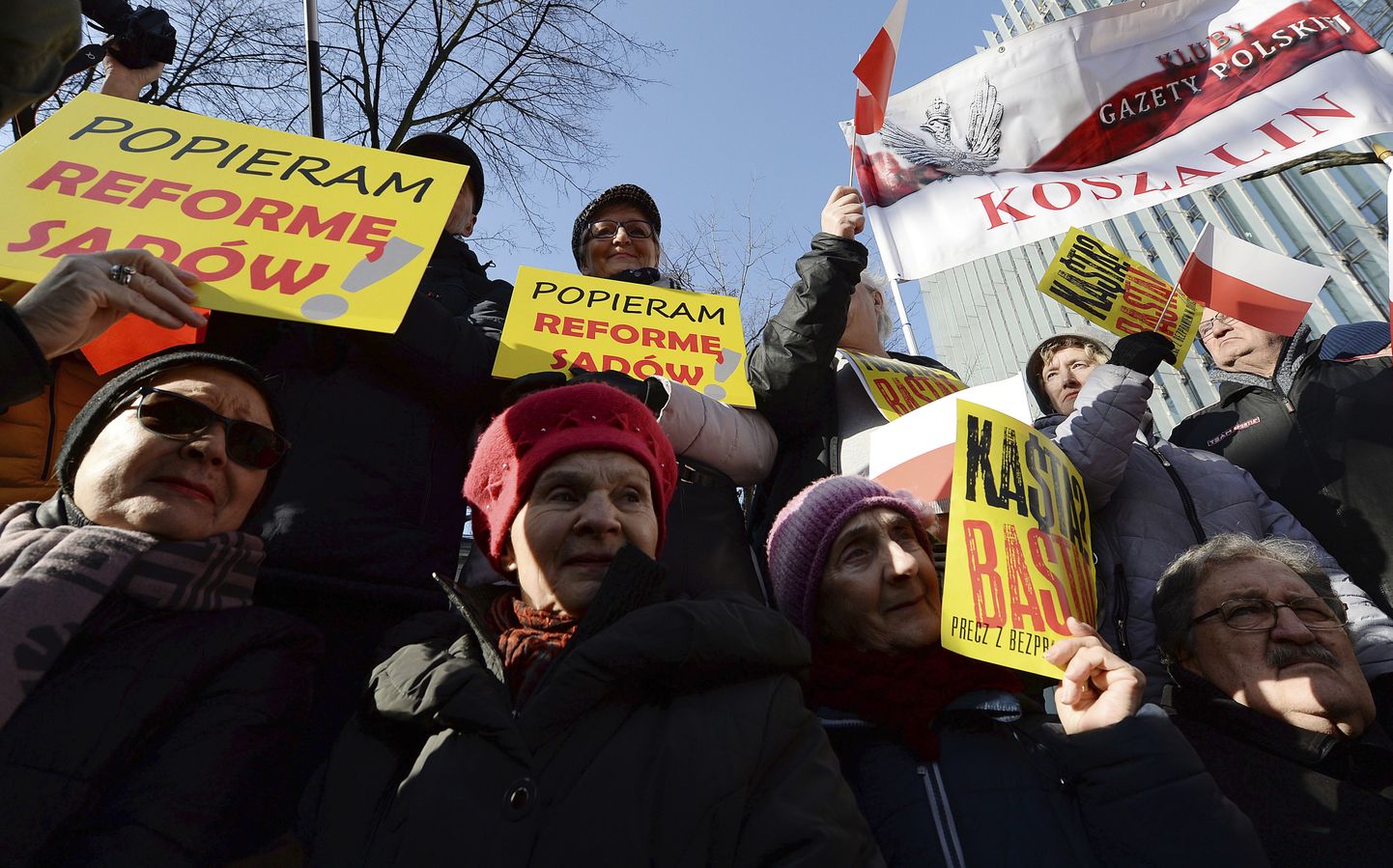Kohtureformi pooldajate meeleavaldus Poolas.