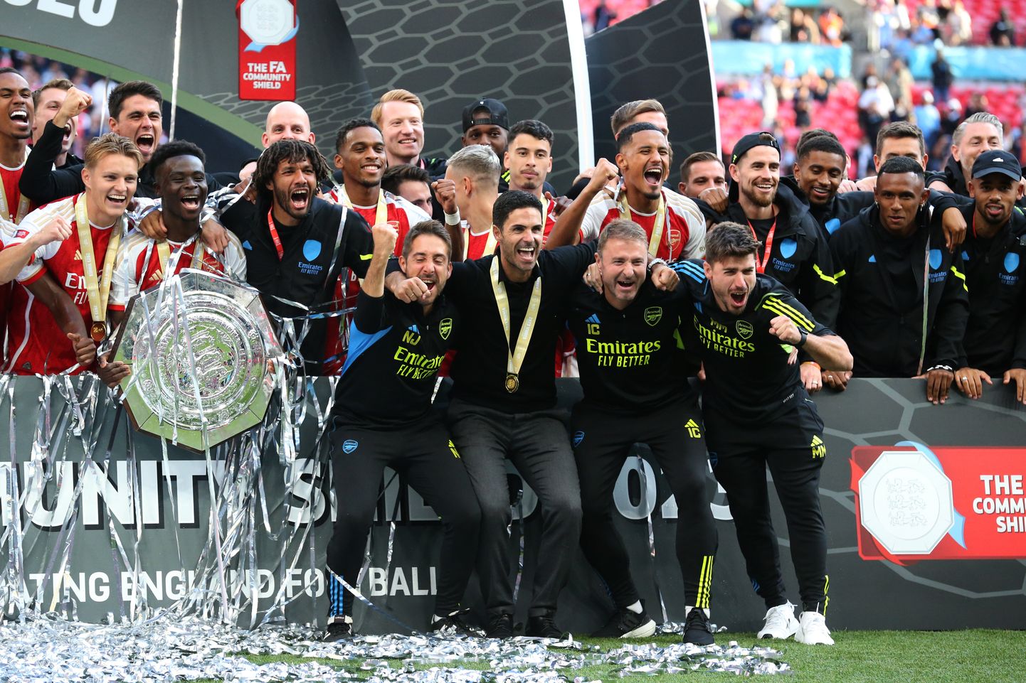 Londoni Arsenal krooniti Inglismaa superkarika võitjateks.