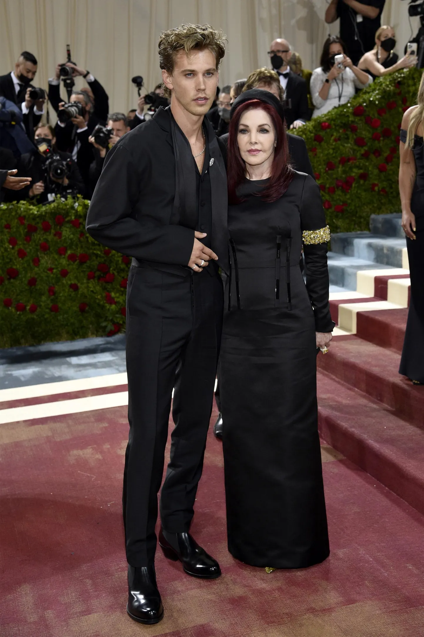 Näitleja Austin Butler ja Priscilla Presley Met Galal New Yorgis.