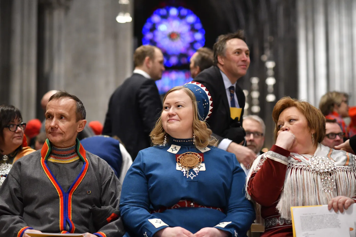 Saami parlamendi presidendid Norrast Vibeke Larsen (paremal), Rootsist Håkan Jonsson (vasakul) ja Soomest Tiina Sanila-Aikio (keskel).