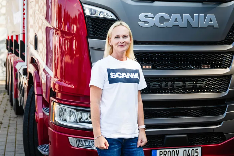 Scania Eesti personalijuht Maio Parv on on igal aastal rakendusliku kolledži karjääripäevalt praktikante leidnud.