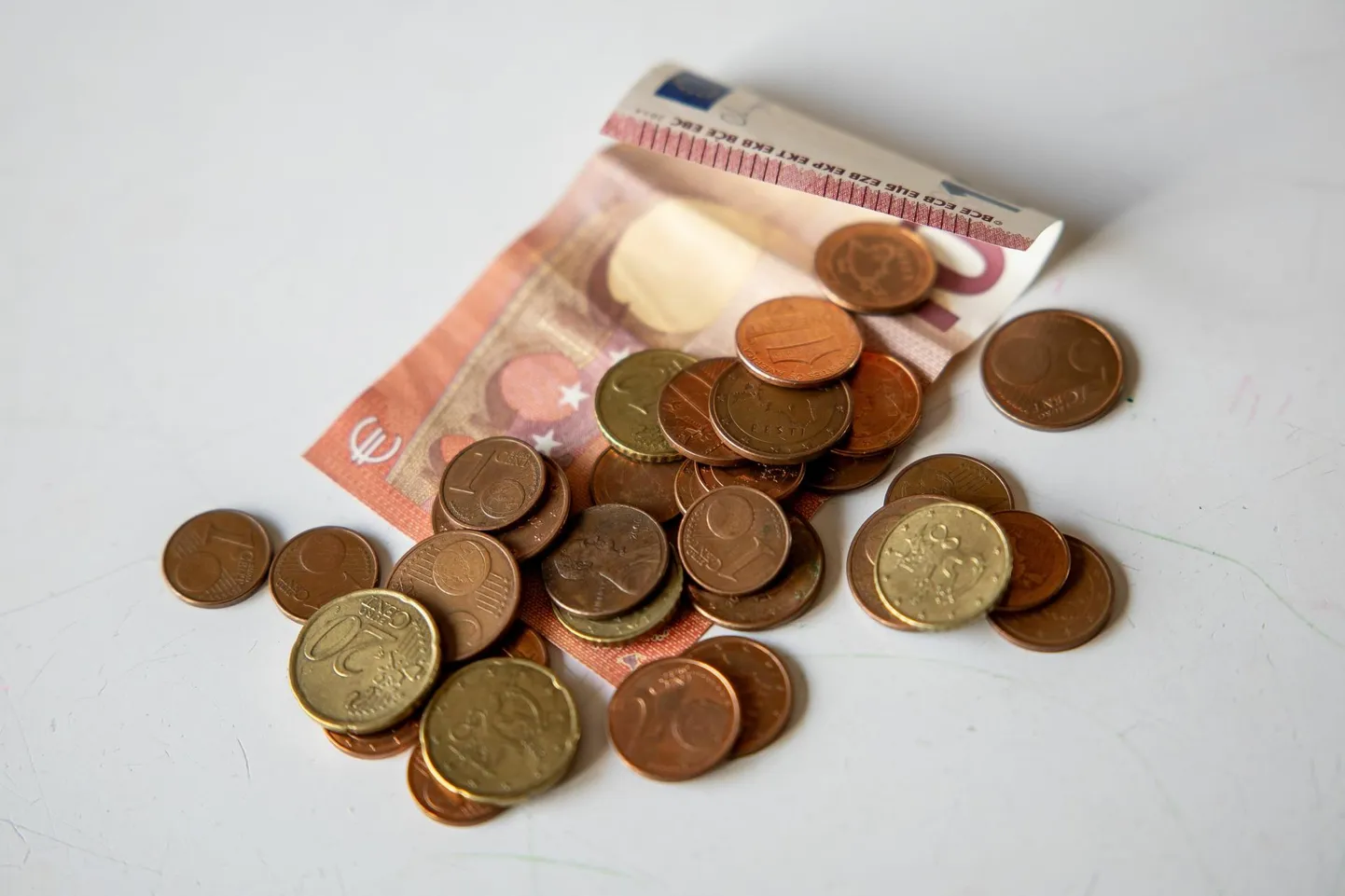 Tänavusest aastast saab töötuna arvel olles teha ligi 50 euro võrra tasuvamaid tööampse.