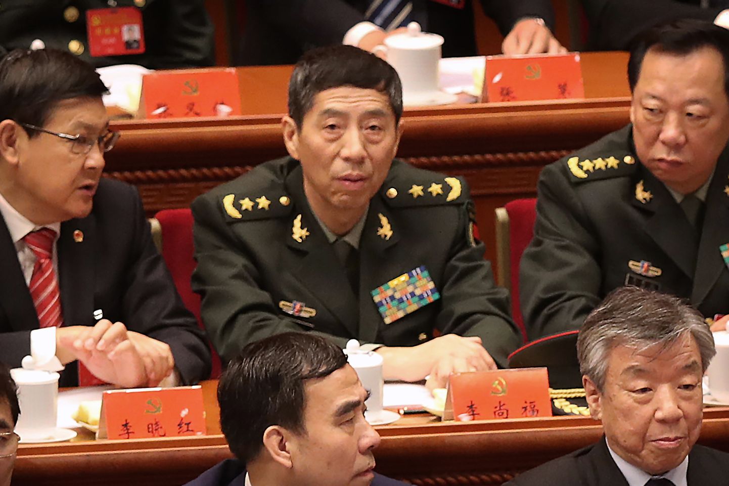 Ķīnas aizsardzības ministrs ģenerālis Li Šanfu (centrā)