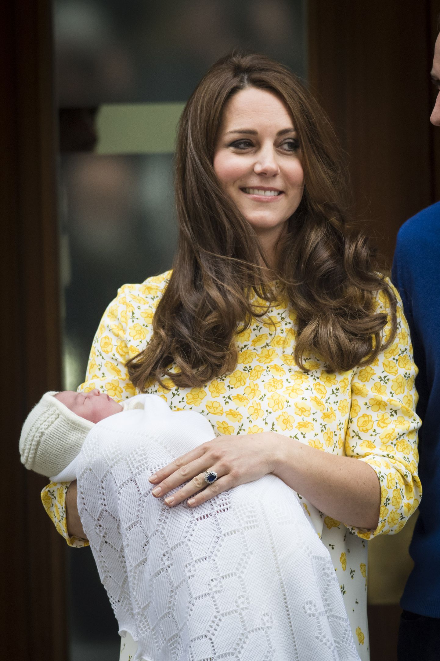 Kate vastsündinud printsess Charlotte'iga 2015