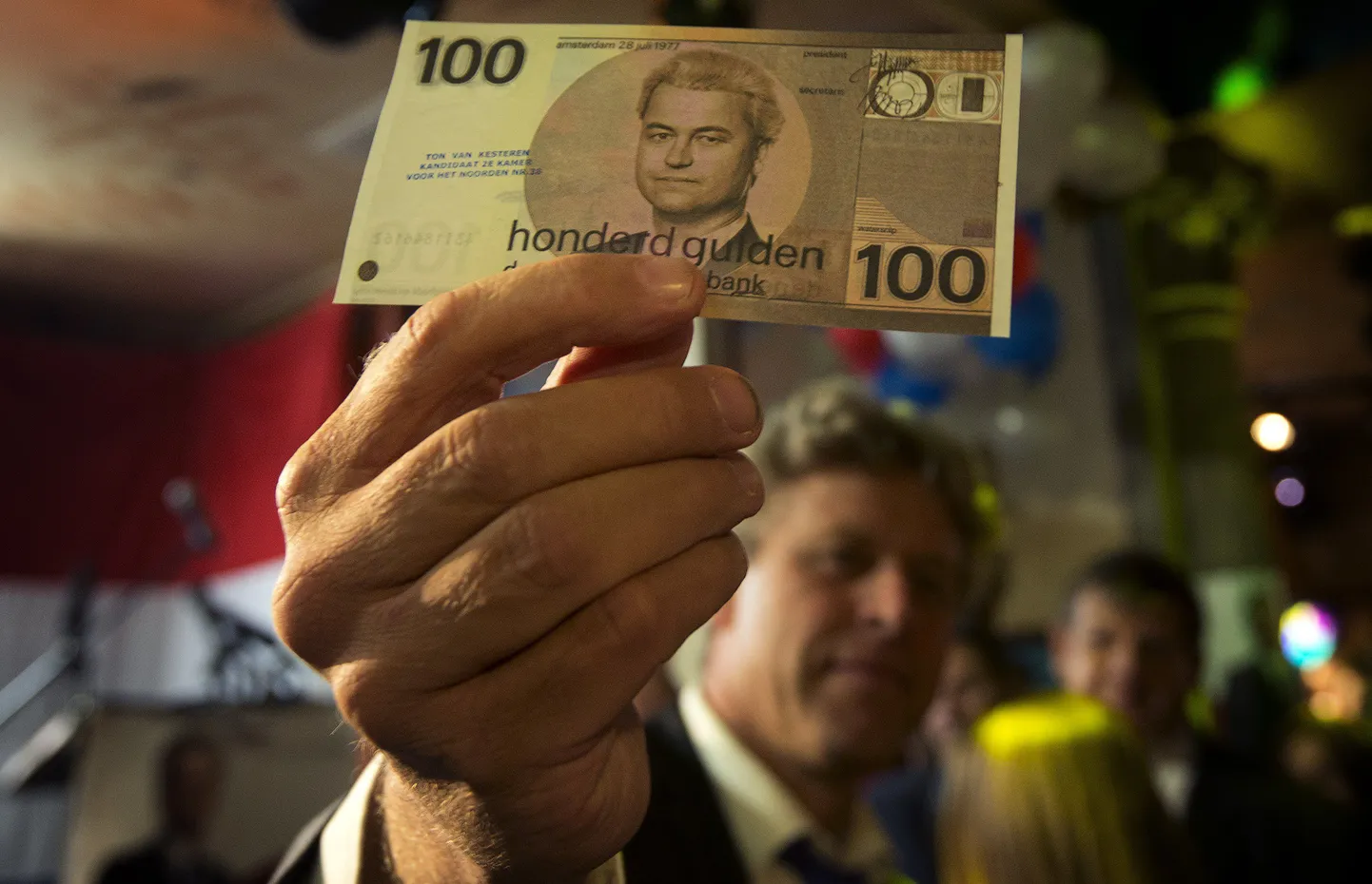 Hollandi varasema oma valuuta kuldna tagasitoomise ideel oli suur osa Hollandi iseseisvuspartei valimiskampaanias 2012. sügisel. Nüüd on selgunud, et ka valitsusel oli sama plaan.