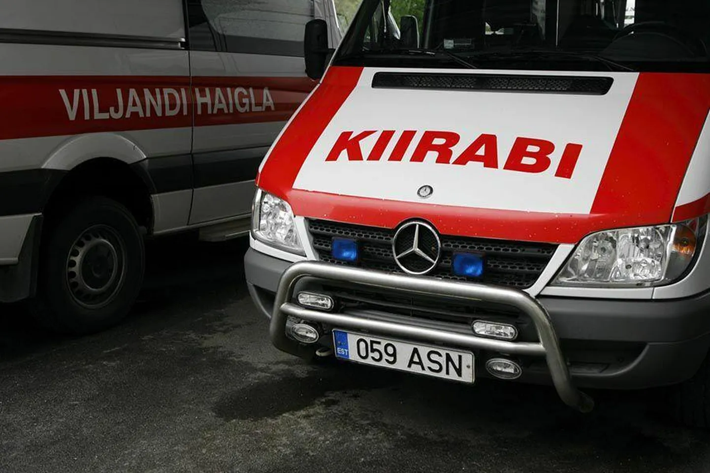 Kiirabi toimetas Viiratsis mootorrattaga avarii teinud noormehe haiglasse. Foto on llustratiivne.