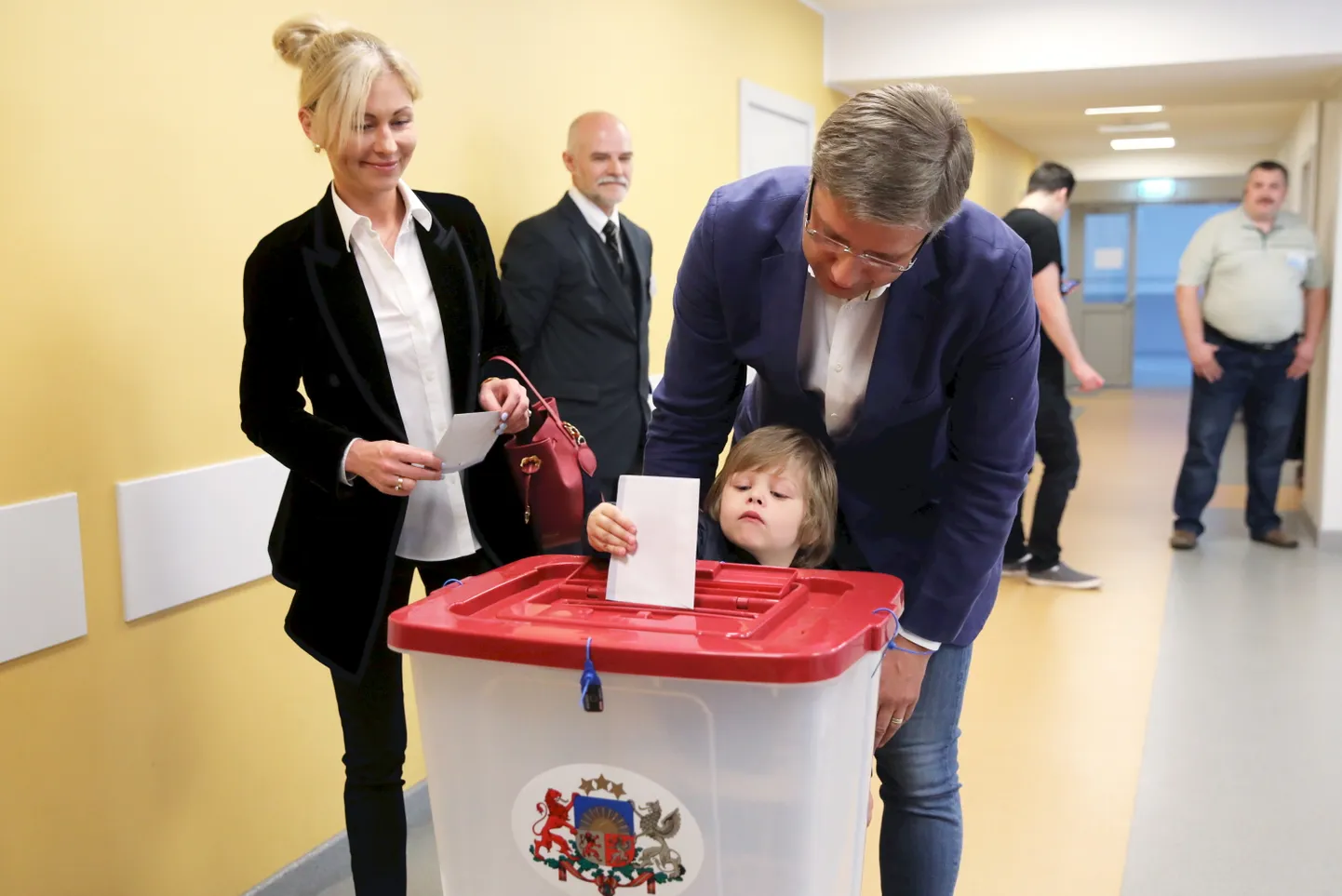 Голосование Нила Ушакова в семьей