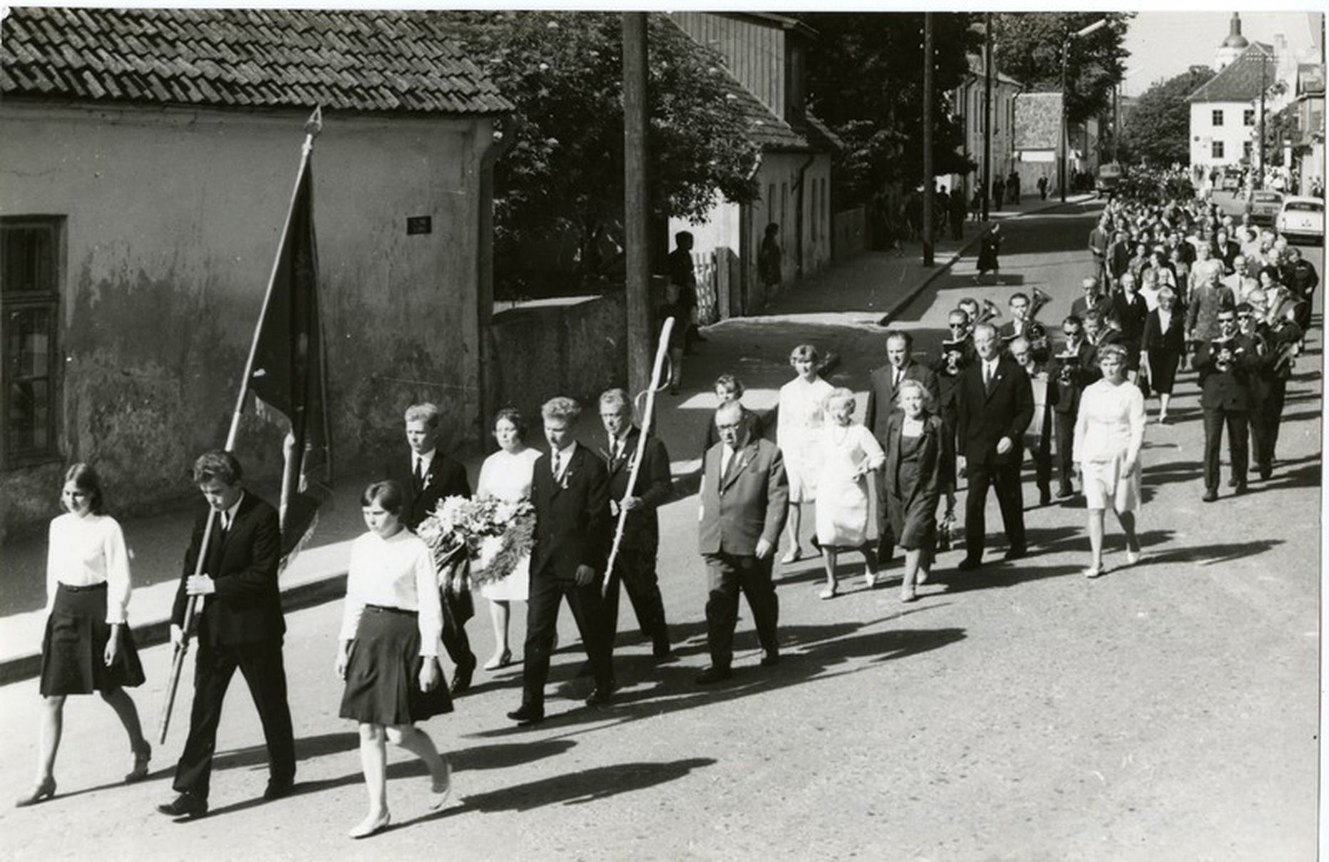 retrovideo-tarkusep-ev-1972-aastal-kingissepa-keskkoolis-ehk-t-nases