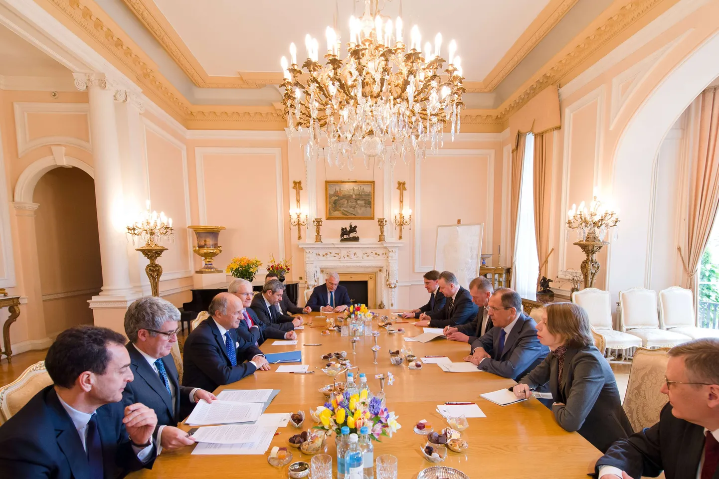 Londonis leidis aset G-8 riikide ministrite ja Süüria opositsioonijuhtide kohtumine