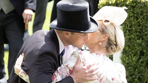 Стало известно, что Зара Тиндалл шептала принцу Уильяму на Royal Ascot