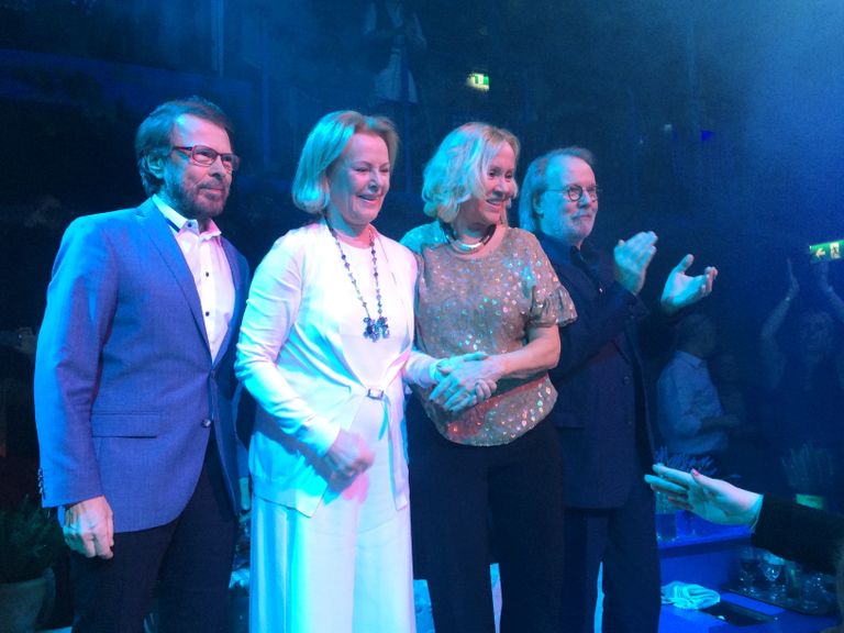 ABBA liikmed Björn Ulvaeus, Anni-Frid Lyngstad, Agnetha Faltskog ja Benny Andersson üle 30 aasta taas samal laval, jaanuar 2016.