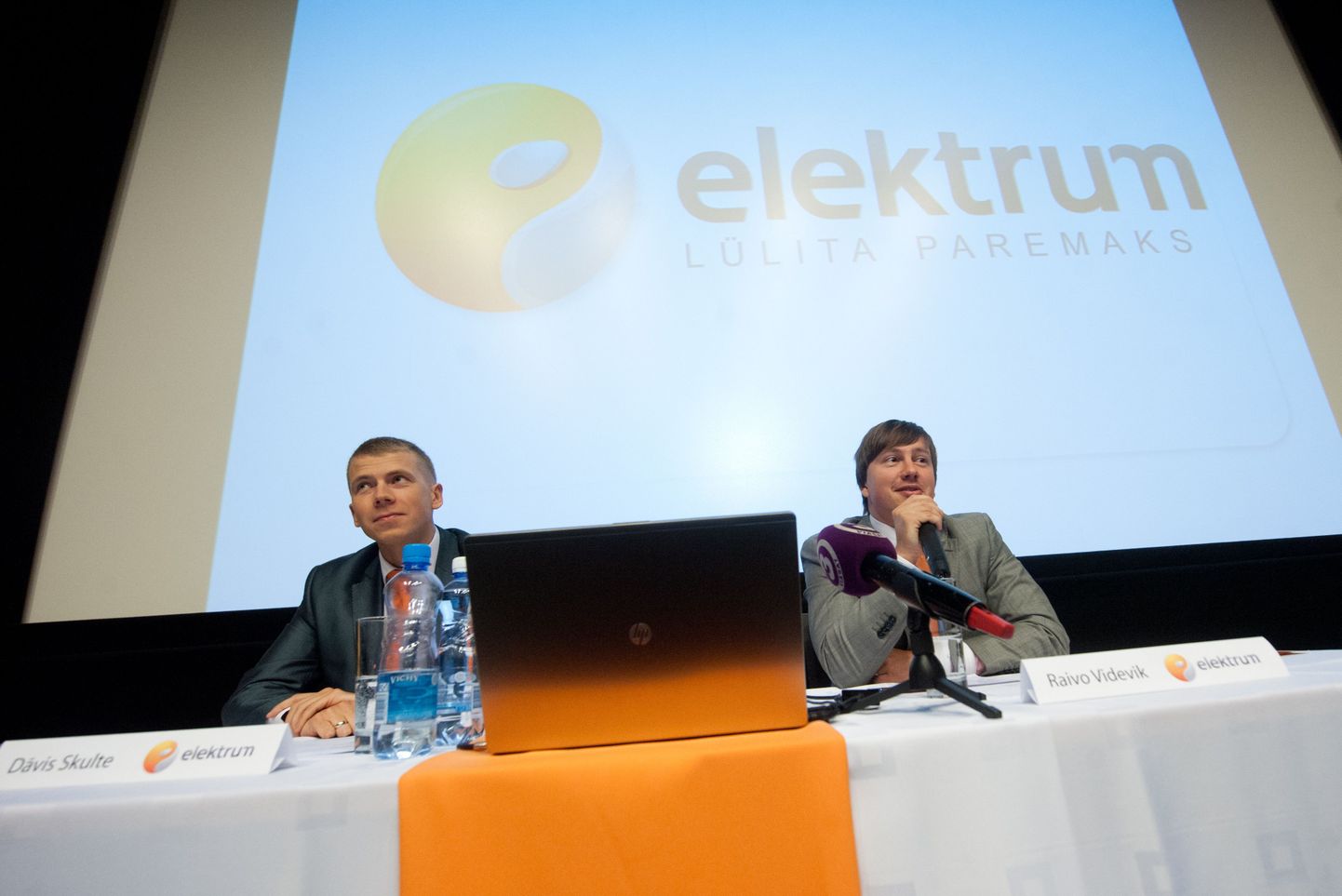 Latvenergo Kaubanduse juhatuse liige Dāvis Skulte (vasakul) ja Elektrum Eesti juht Raivo Videvik.