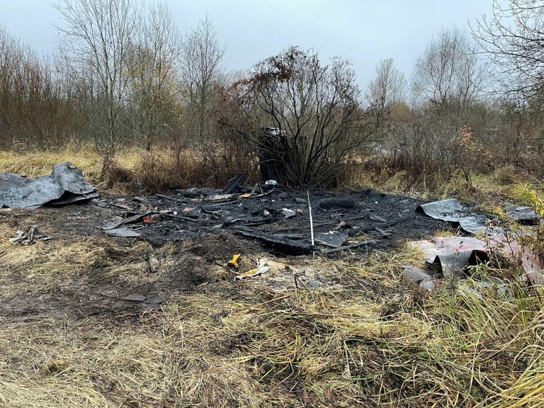 Pärnus Pärlimõisa tee ääres võsa sees põles maani maha kaks aiamaja.