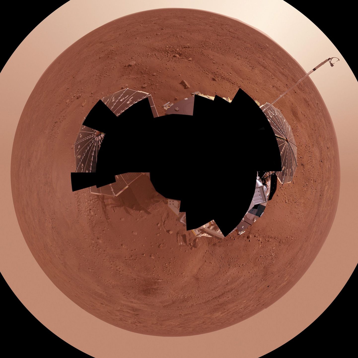 NASA Phoenix Mars Landeri täisringne panoraamvaade punasest planeedist.
