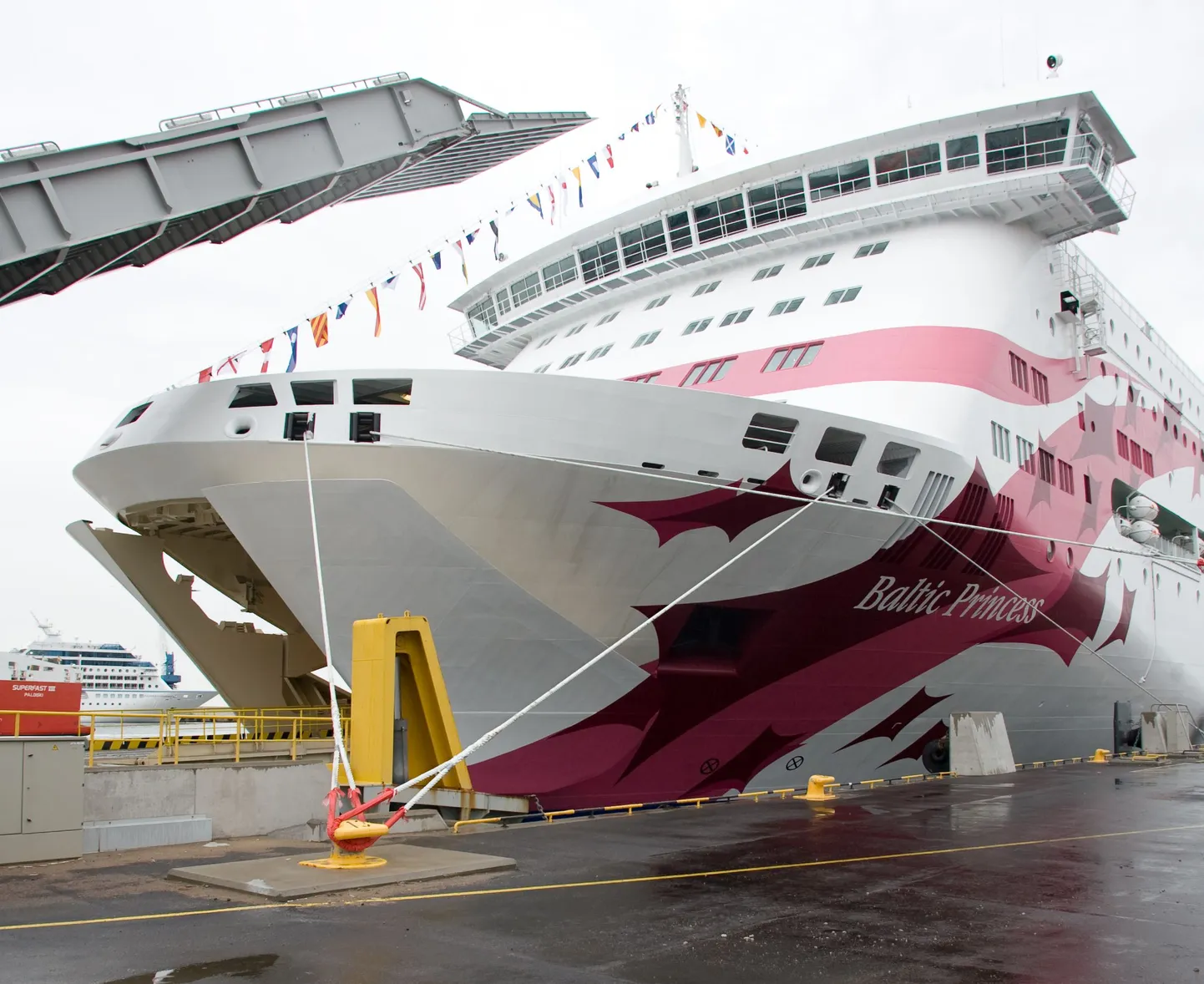 Пассажирский теплоход Baltic Princess.