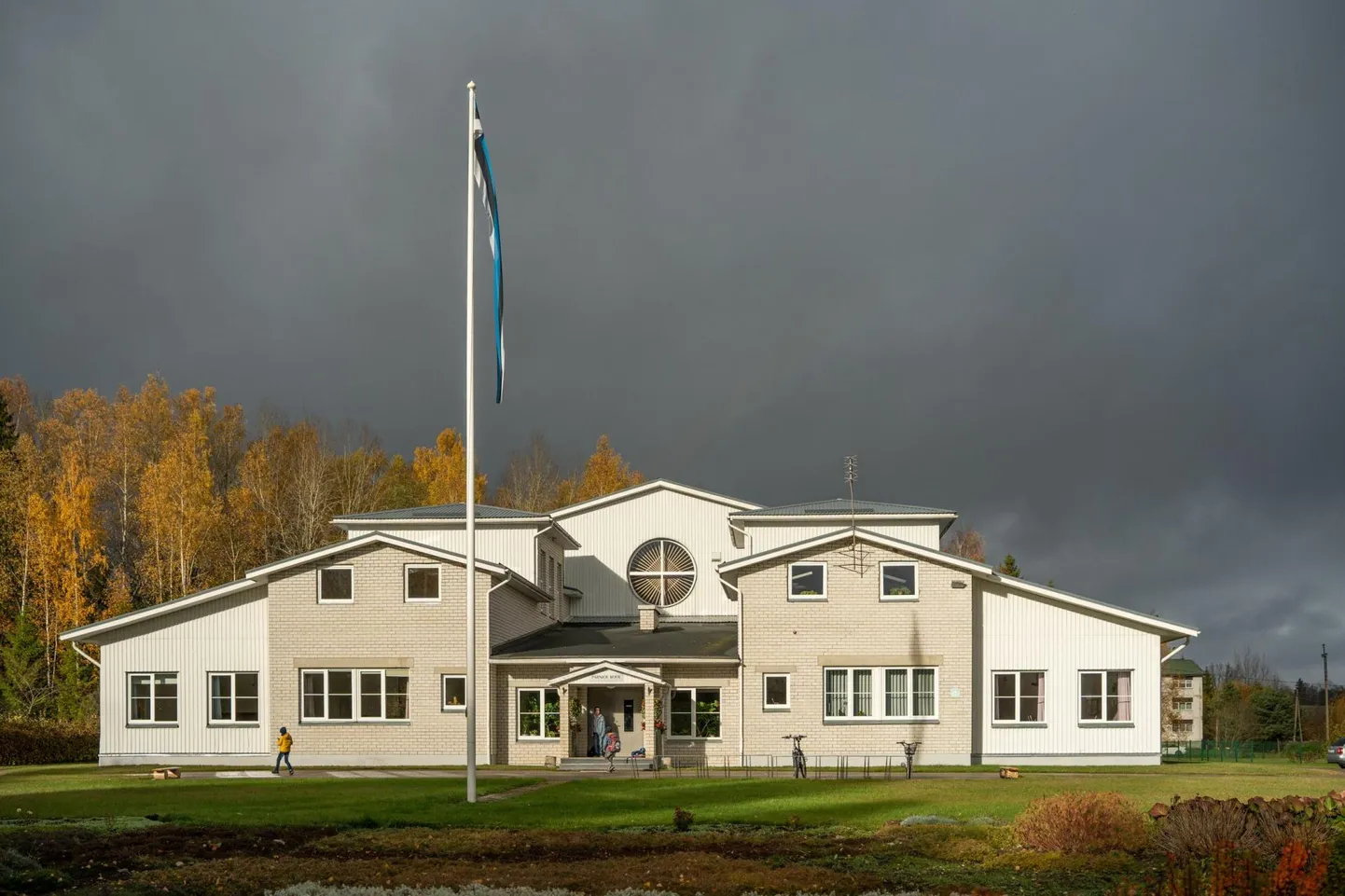 1. septembrist 2023 on siiani põhikoolina tegutsenud Pärnjõe kool kuueklassiline.