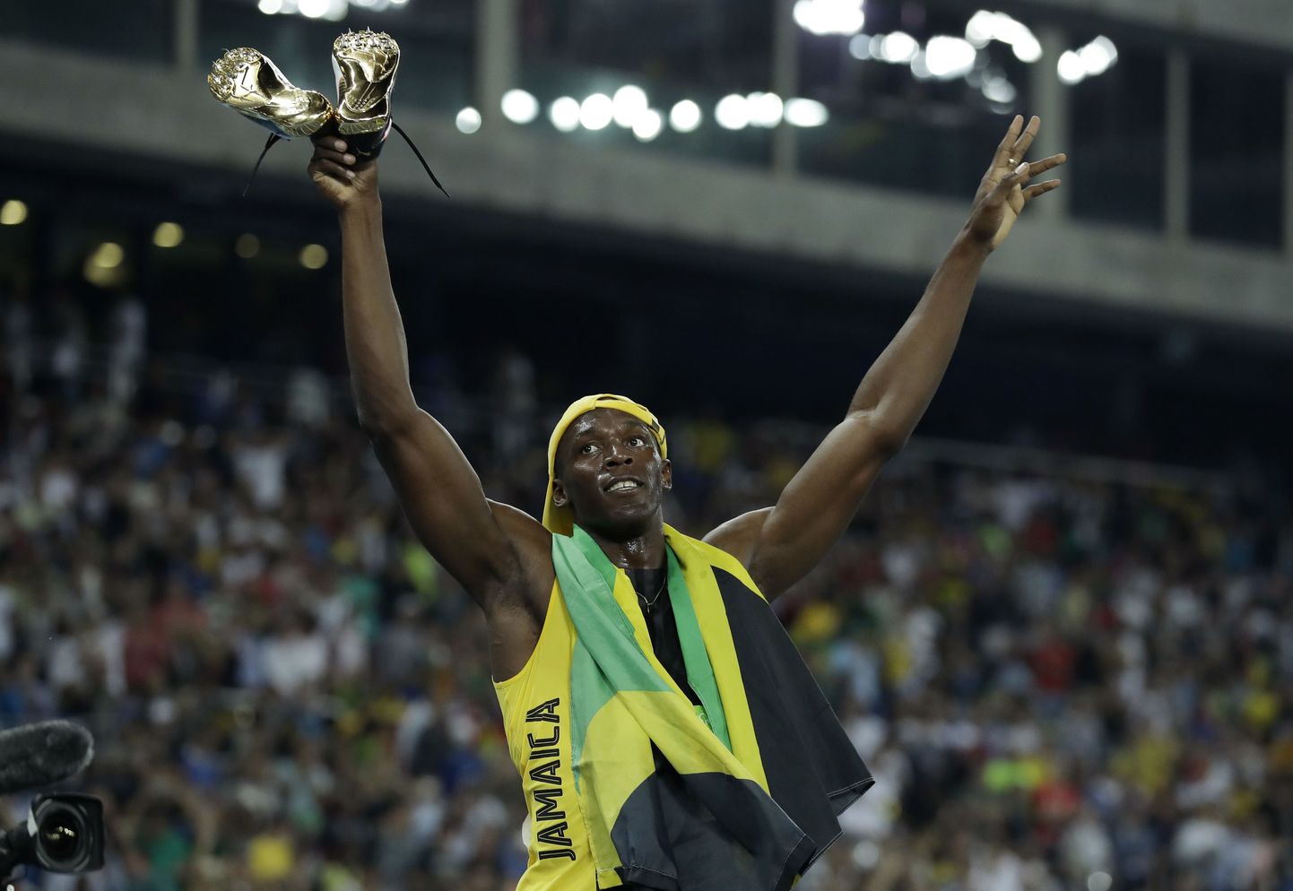 Usain Bolt pakkus head vaatemängu nii 100 meetri finaalis kui selle järel.
