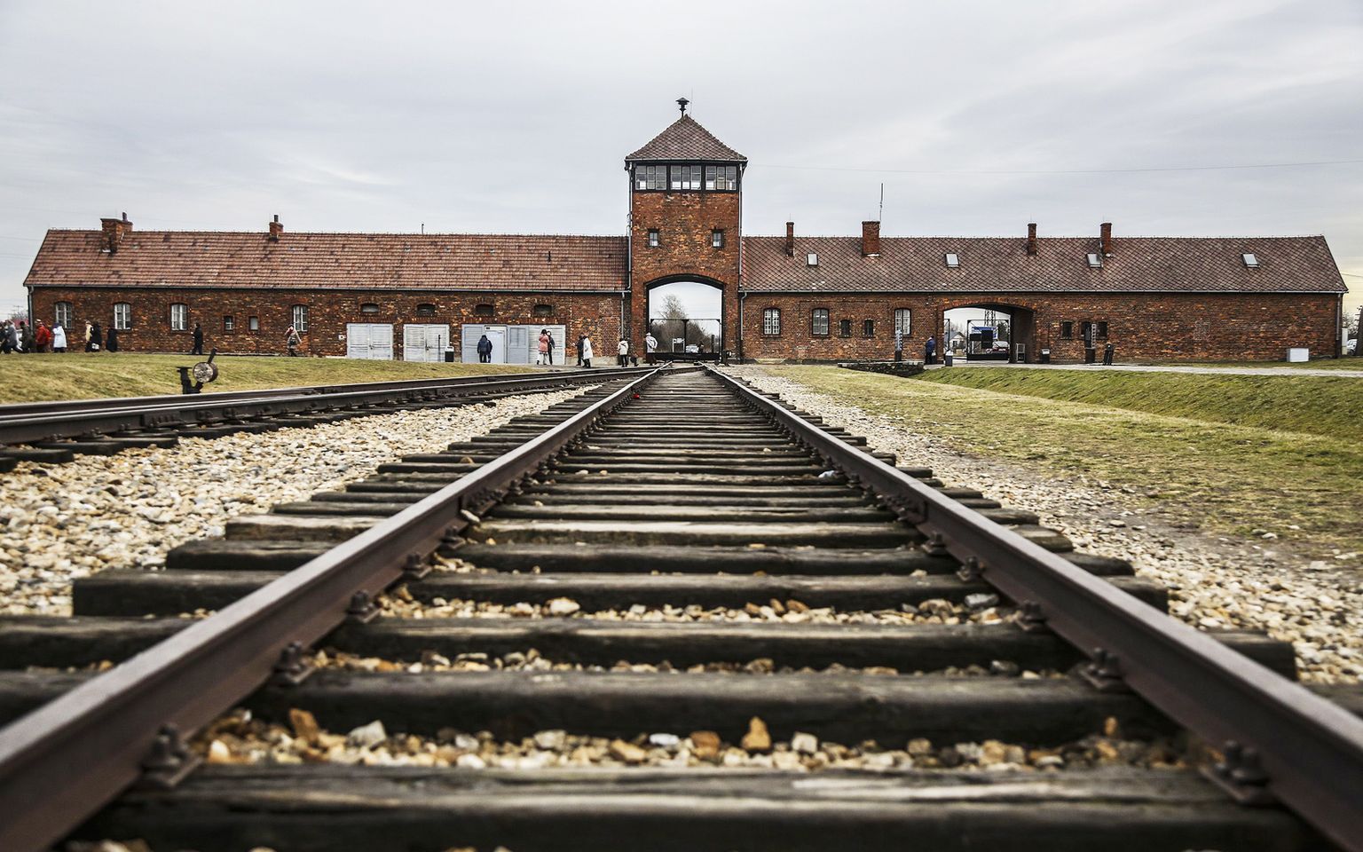 Нацистский концентрационный лагерь Аушвиц-Биркенау, также известный как Освенцим.