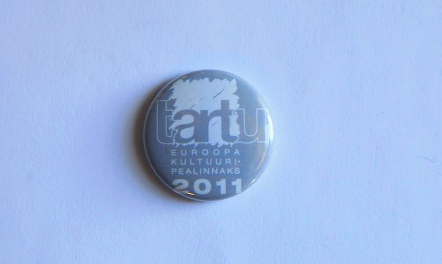 Tartu kandideerib 2024. aastal Euroopa kultuuripealinnaks. See märk on eelmisest kandideerimisest, milles Tartu jäi lõpuks alla Tallinnale.