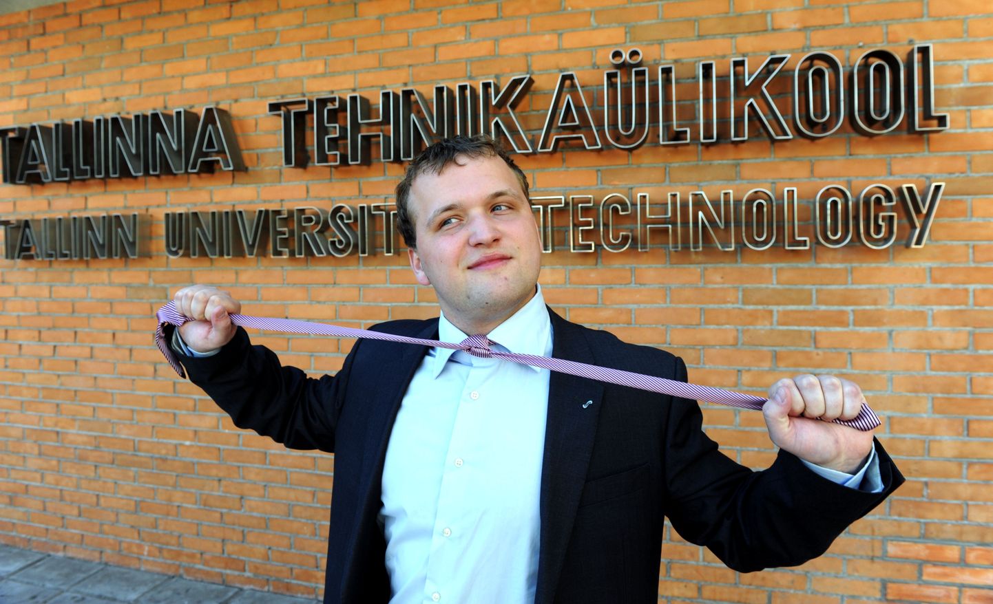 Eesti Üliõpilaskondade Liidu juhatuse senine esimees Joonas Pärenson jätkab esialgu oma ametis.