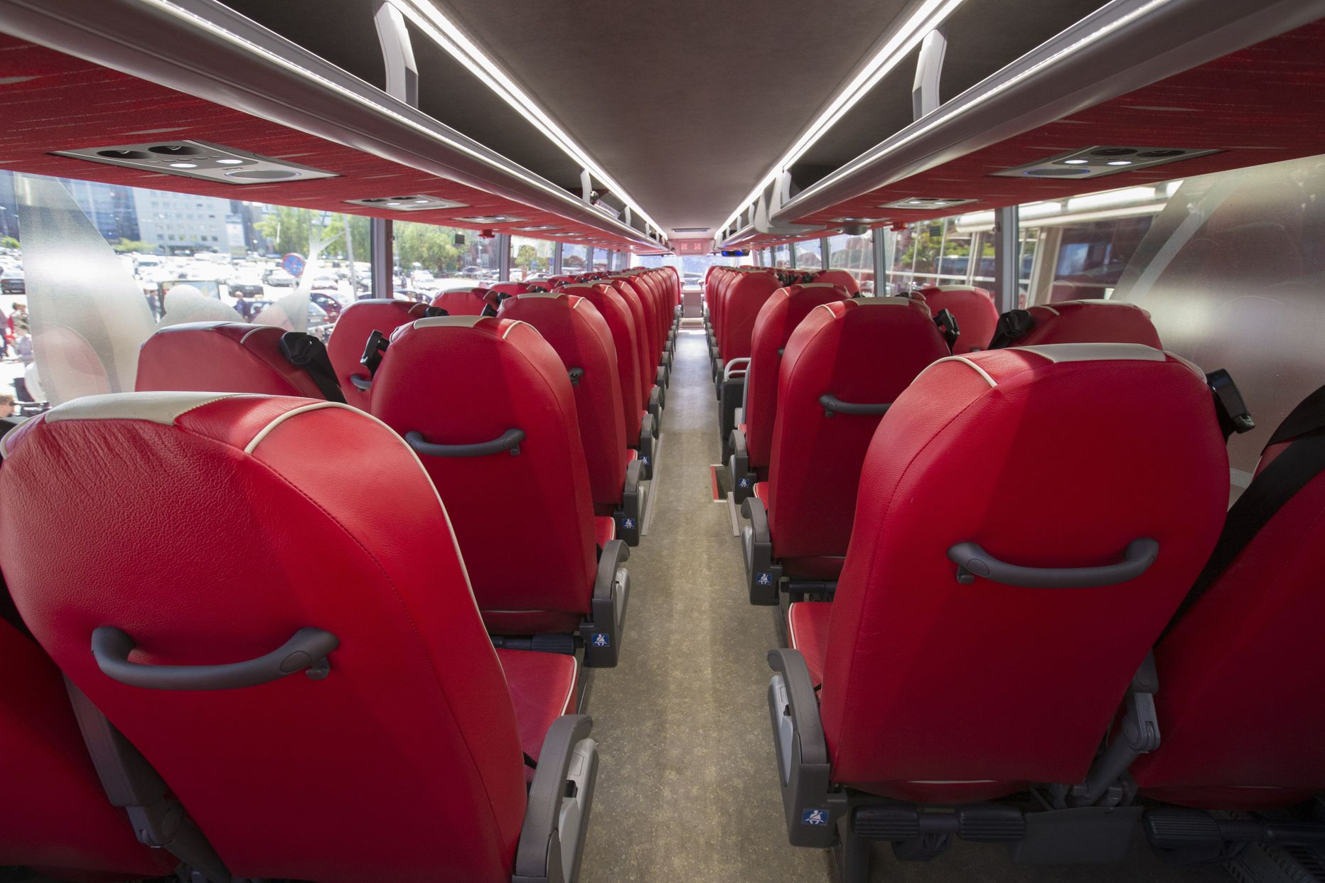 Punased istmed on Superbusi kuvandi üheks osaks.
